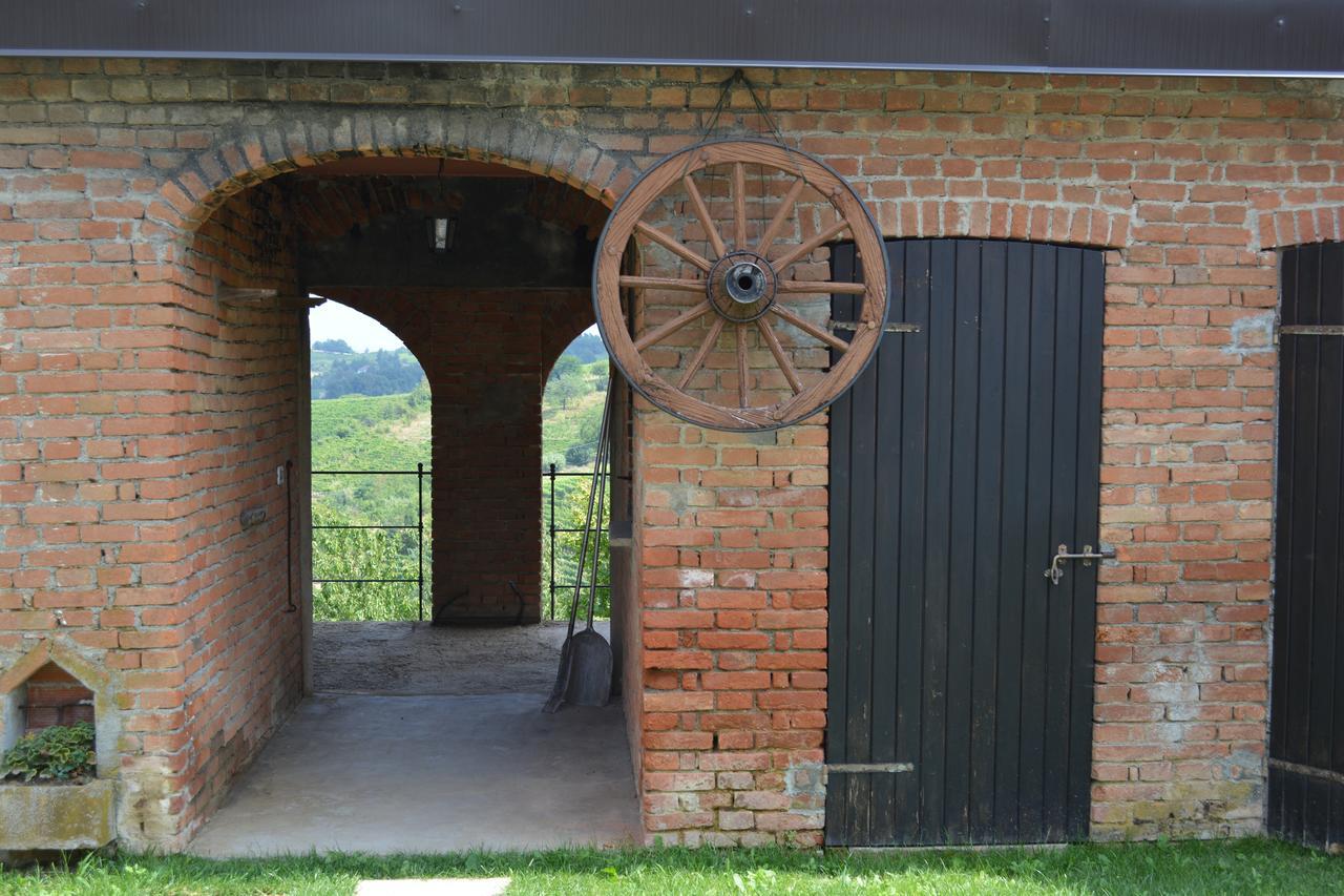 Cassine Cascina Valtignosa Camere Con Vigna מראה חיצוני תמונה